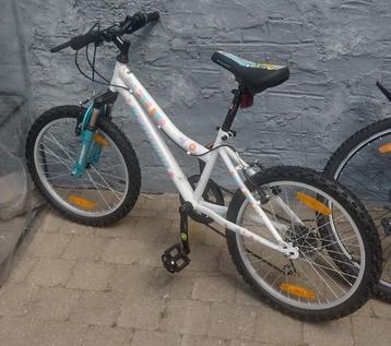 Fiets in goede staat! Voor kinderen van 8 tot 10 jaar beschikbaar voor biedingen