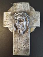 Metalen kruis gezicht Christus reliëf ECCE-HOMO, Antiek en Kunst, Antiek | Religieuze voorwerpen, Ophalen of Verzenden