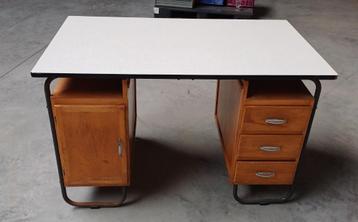 Bureau industrieel van Obumex 122x70x79cm beschikbaar voor biedingen