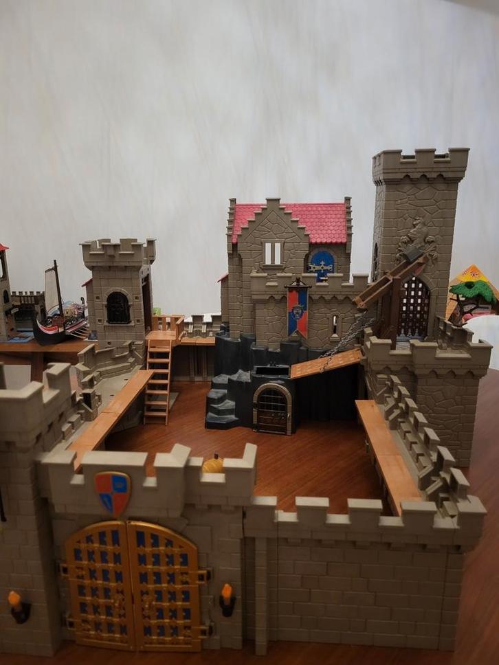 PLAYMOBIL Koningskasteel van de orde van de Leeuwenridders -, Kinderen en Baby's, Speelgoed | Playmobil, Zo goed als nieuw, Ophalen