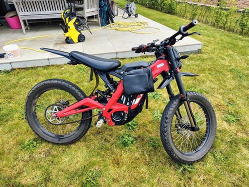Surron light bee (rood & zwart) + accessoires, Fietsen en Brommers, Brommers | Crossbrommers, Nieuw, Overige merken, Ophalen