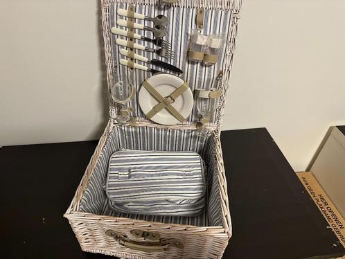 Grote Picknickmand voor 2 Personen – Compleet en Sfeervol, Hobby en Vrije tijd, Picknickmanden, Zo goed als nieuw, Ophalen of Verzenden