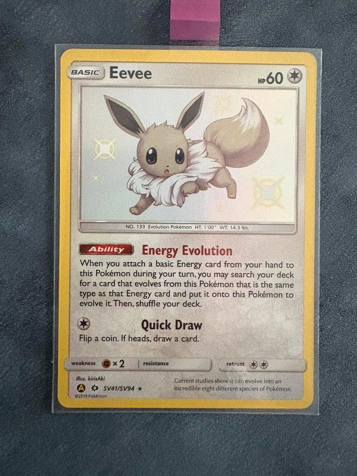 Eevee SV41/SV94 - Hidden Fates - Pokémon, Hobby en Vrije tijd, Verzamelkaartspellen | Pokémon, Zo goed als nieuw, Ophalen of Verzenden