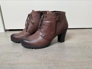 Nieuwe schoenen in leder Caprice/ 39 beschikbaar voor biedingen