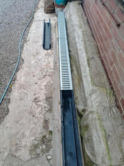 10 nieuwe Nicoll dakgoten met superieure in elkaar grijpende, Doe-het-zelf en Bouw, Buizen en Afvoer, Nieuw, Afvoer, PVC, 6 meter of meer