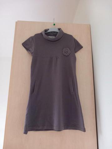 Donkergrijs kleedje maat 140/146, zeer goede staat beschikbaar voor biedingen