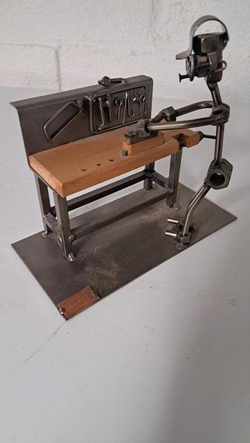 Werkman in actie! beschikbaar voor biedingen