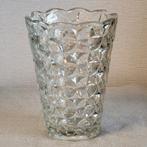 Beau vase en verre pressé des années 1960, Enlèvement ou Envoi