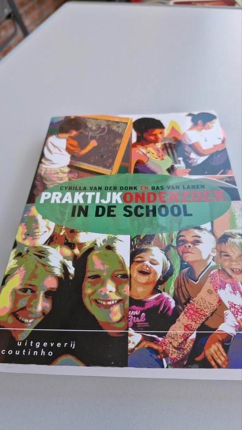 Cyrilla van der Donk - Praktijkonderzoek in de school, Livres, Science, Utilisé, Enlèvement ou Envoi