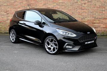 Ford Fiesta 1.5i ST 200PK/ bj 4-19/ 97dkm /GPS, Sparco seats beschikbaar voor biedingen