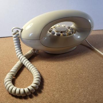 Vintage vaste telefoon  beschikbaar voor biedingen