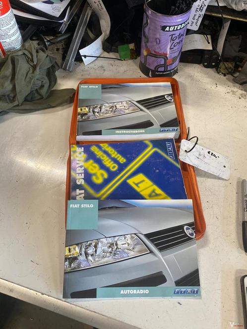Fiat Stilo 1.6 3drs 2002 Instructieboekje, Auto diversen, Handleidingen en Instructieboekjes, Ophalen of Verzenden