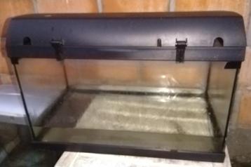 Aquarium +- 60 liter, lekt niet beschikbaar voor biedingen