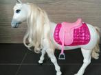 Groot paard van Barbie, roept en wandelt zelf, Enfants & Bébés, Comme neuf, Enlèvement ou Envoi, Barbie