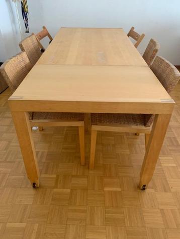 Table à manger beschikbaar voor biedingen