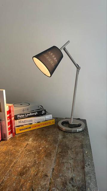Lampe de table en inox