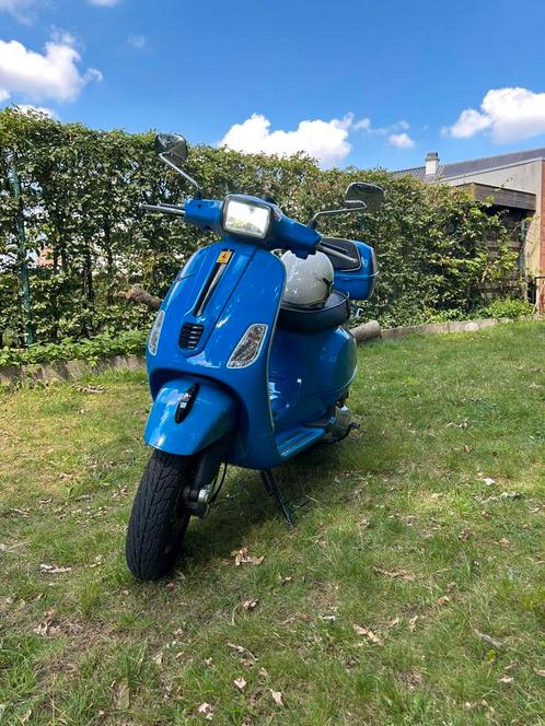 Vespa sprint s125 van 2013 met 5300 km op de teller, Fietsen en Brommers, Scooters | Vespa, Zo goed als nieuw, Benzine, Ophalen of Verzenden