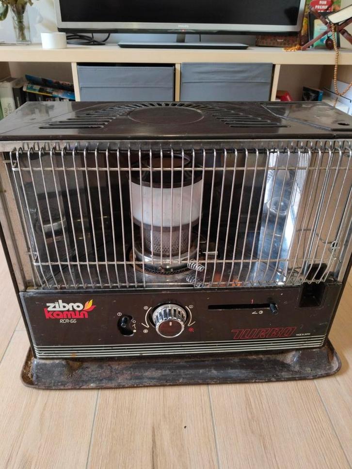 Zibro Kamin RCR-66 turbo-oliekachel — gemaakt in Japan, Huis en Inrichting, Kachels, Zo goed als nieuw, Elektrisch, Ophalen