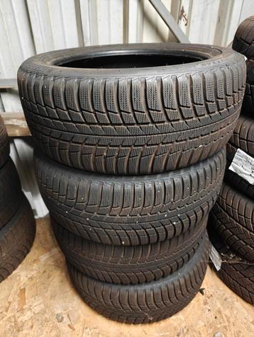 4 sacs en étain Bridgestone 225/45 R17 94V LM001 disponible aux enchères