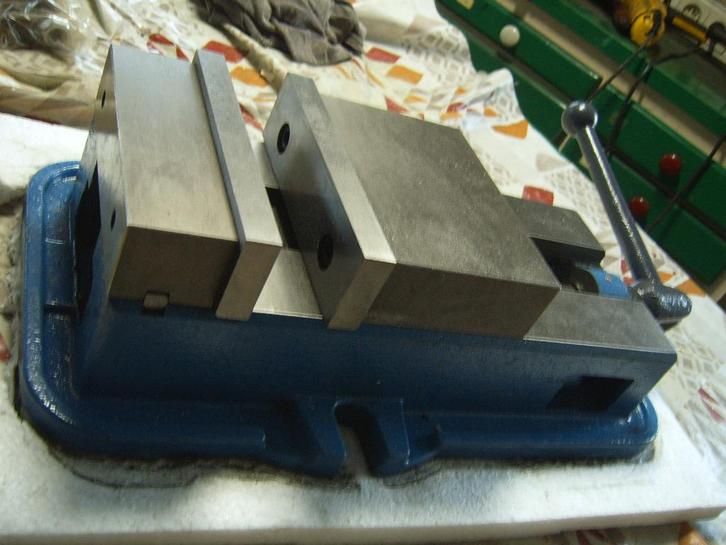 Machineklem, Doe-het-zelf en Bouw, Gereedschap | Freesmachines, Zo goed als nieuw, Ophalen