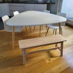Eettafel (6 personen en 3 stoelen)