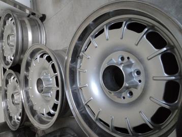 mercedes barock 15 inch ! gullideckel 15 inch et 25 oa w107 beschikbaar voor biedingen