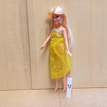 Barbiepoppen naar keuze (4 euro per stuk)  beschikbaar voor biedingen