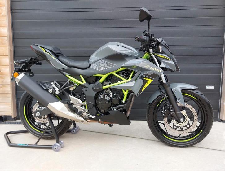 Kawasaki z125/A1 *450Km* 08/2023* Orgineel Nieuwstaat**, Motoren, Motoren | Kawasaki, Bedrijf, ABS, Ophalen