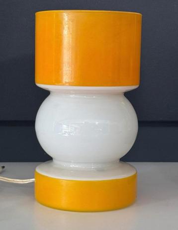 Vintage tafellamp beschikbaar voor biedingen