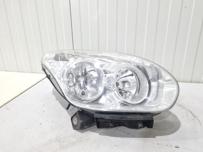 Phare droit d'un Fiat Doblo, Autos : Pièces & Accessoires, Éclairage, Fiat, Utilisé, 3 mois de garantie, Enlèvement ou Envoi