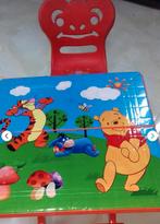 Tigger Pooh kinderbureau en zijn rode stoel.Zeer goede staat, Huis en Inrichting, Ophalen