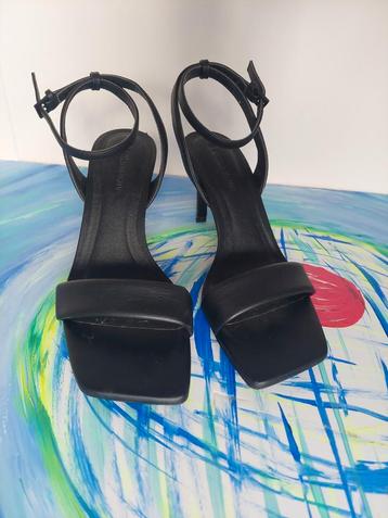 Chaussures femmes Stradivarius noir neuves, pointure 35