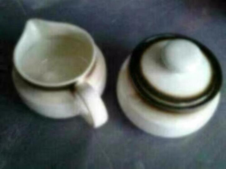 SUCRIER ET POT A LAIT "BOCH KERAMIS", Huis en Inrichting, Keuken | Servies, Zo goed als nieuw, Ophalen