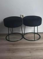 2 voetbankjes, Ophalen, Zo goed als nieuw