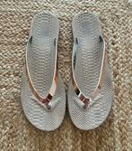 Slippers goud 37 vanHaren, Slippers, VanHaren, Overige kleuren, Ophalen of Verzenden