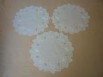 3 Luxe Sieronderzetters met Geborduurd Bloemmotief aan Boord, Enlèvement ou Envoi, Neuf, Autre