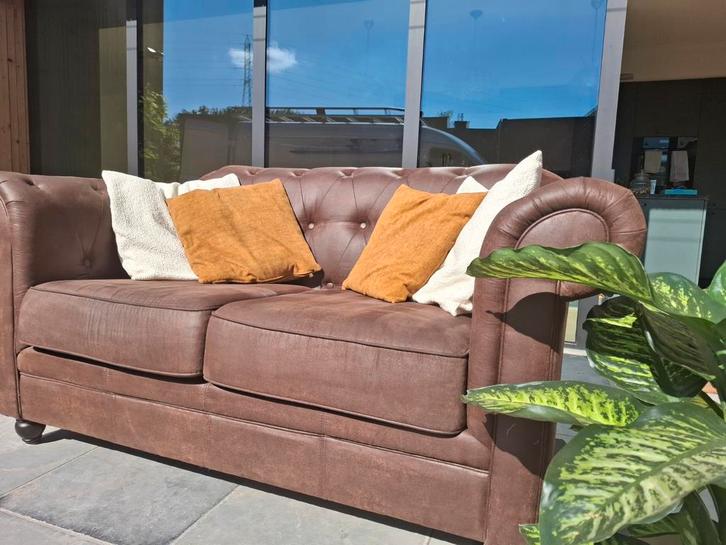 Tweezit in chesterfield stijl, Huis en Inrichting, Zetels | Zetels, Stof, Ophalen