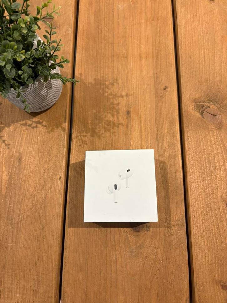 AirPods Pro 2 - USB-C, Huis en Inrichting, Woonaccessoires | Zuilen en Pilaren, Zo goed als nieuw, Ophalen of Verzenden