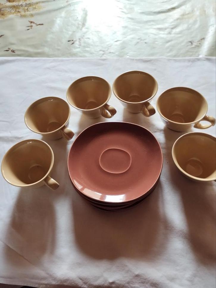 Boch et Freres kopjes en schotels, Antiek en Kunst, Antiek | Servies compleet, Ophalen