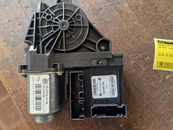 Moteur de vitre portière d'un Volkswagen Golf, Autos : Pièces & Accessoires, Carrosserie & Tôlerie, Volkswagen, Utilisé, 3 mois de garantie