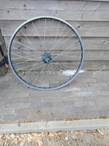 Voorwiel met naafdynamo 28 inch, Fietsen en Brommers, Fietsonderdelen, Ophalen, Zo goed als nieuw