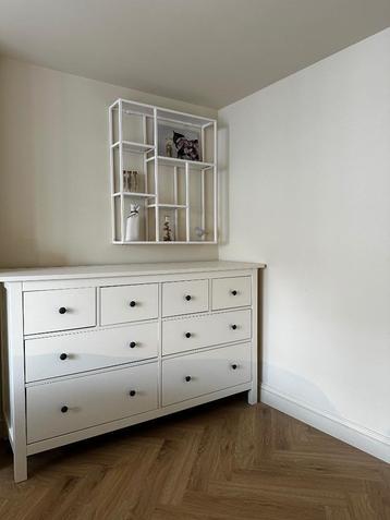 metalen rek (zwart of wit) beschikbaar voor biedingen