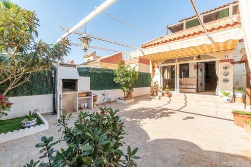 Villa jumelée rénovée à vendre à Torrevieja, Immo, Étranger, Espagne, Maison d'habitation, Autres