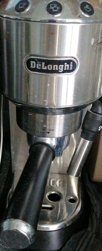Machine à café Delonghi Dedica, Electroménager, Comme neuf