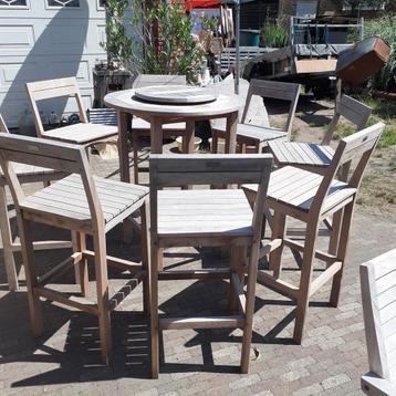 Borreltafel met 8 stoelen  beschikbaar voor biedingen