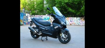 Gilera nexus 500cc motorscooter met akrapovic zonder kappen beschikbaar voor biedingen