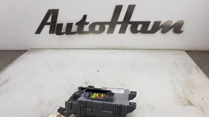 ZEKERINGKAST Fiat Punto Evo (199) (07-2008/02-2012), Auto-onderdelen, Elektronica en Kabels, Fiat, Gebruikt