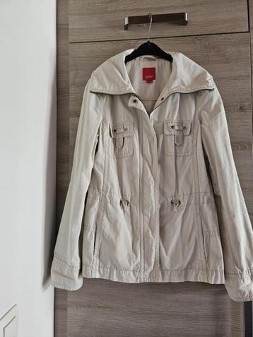 Veste été beige ESPRIT taille M beschikbaar voor biedingen