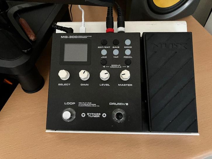 Nux MG300 versie V4.02.23, Musique & Instruments, Effets, Comme neuf, Multi-effet, Enlèvement ou Envoi