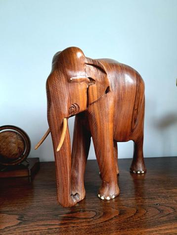 Éléphant en bois vintage
